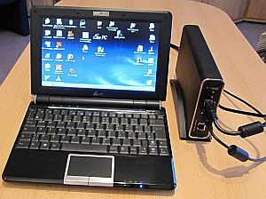 Laptop mit externer Festplatte